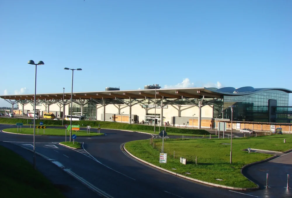 https://macalloy.com/wp-content/uploads/2023/03/Cork_Airport_Terminal_Landside-scaled.jpg